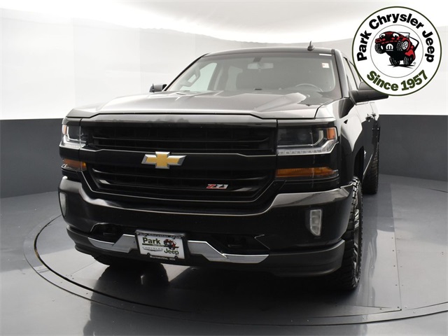 Used 2018 Chevrolet Silverado 1500 LT Z71 with VIN 3GCUKREC9JG321552 for sale in Burnsville, Minnesota