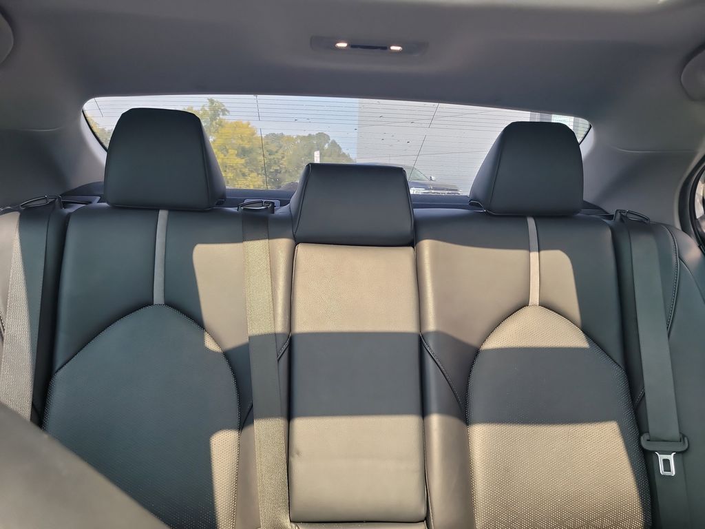 2019 Toyota Camry XSE photo 19