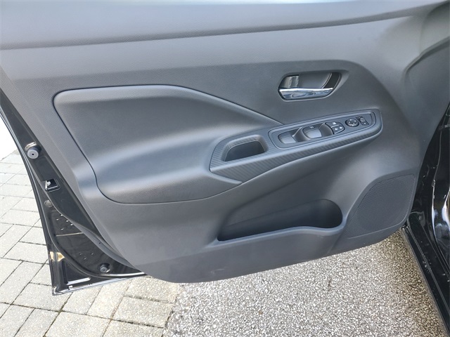 2025 Nissan Versa 1.6 SV photo 12
