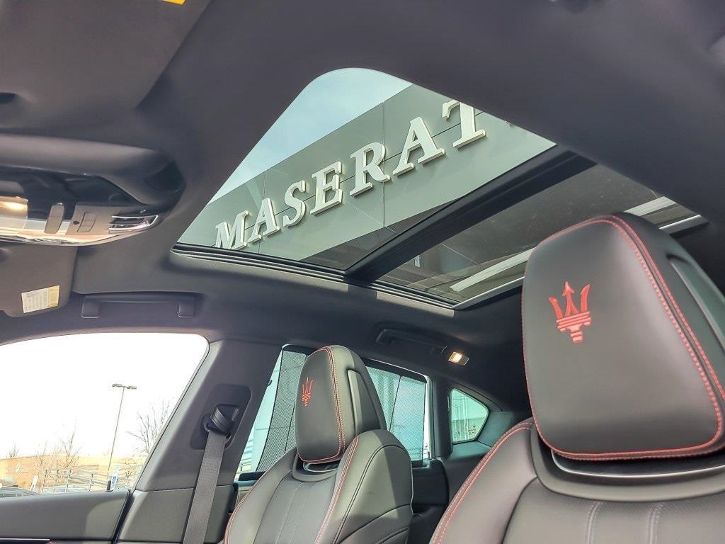 2024 Maserati Levante GT photo 7