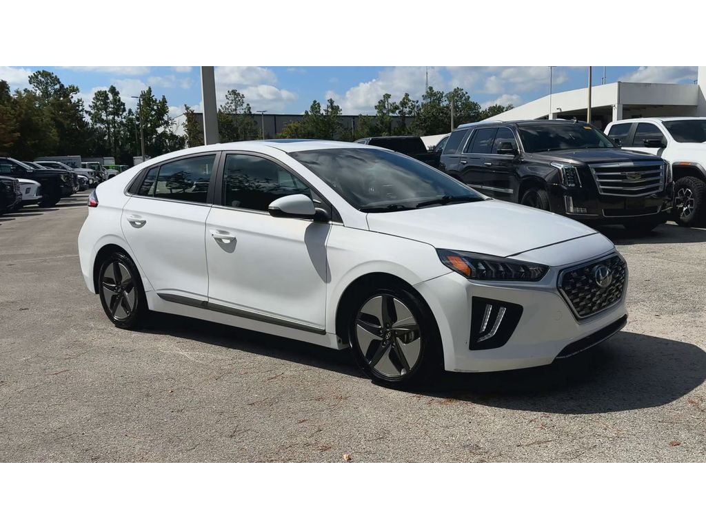 2021 Hyundai Elantra SE photo 2