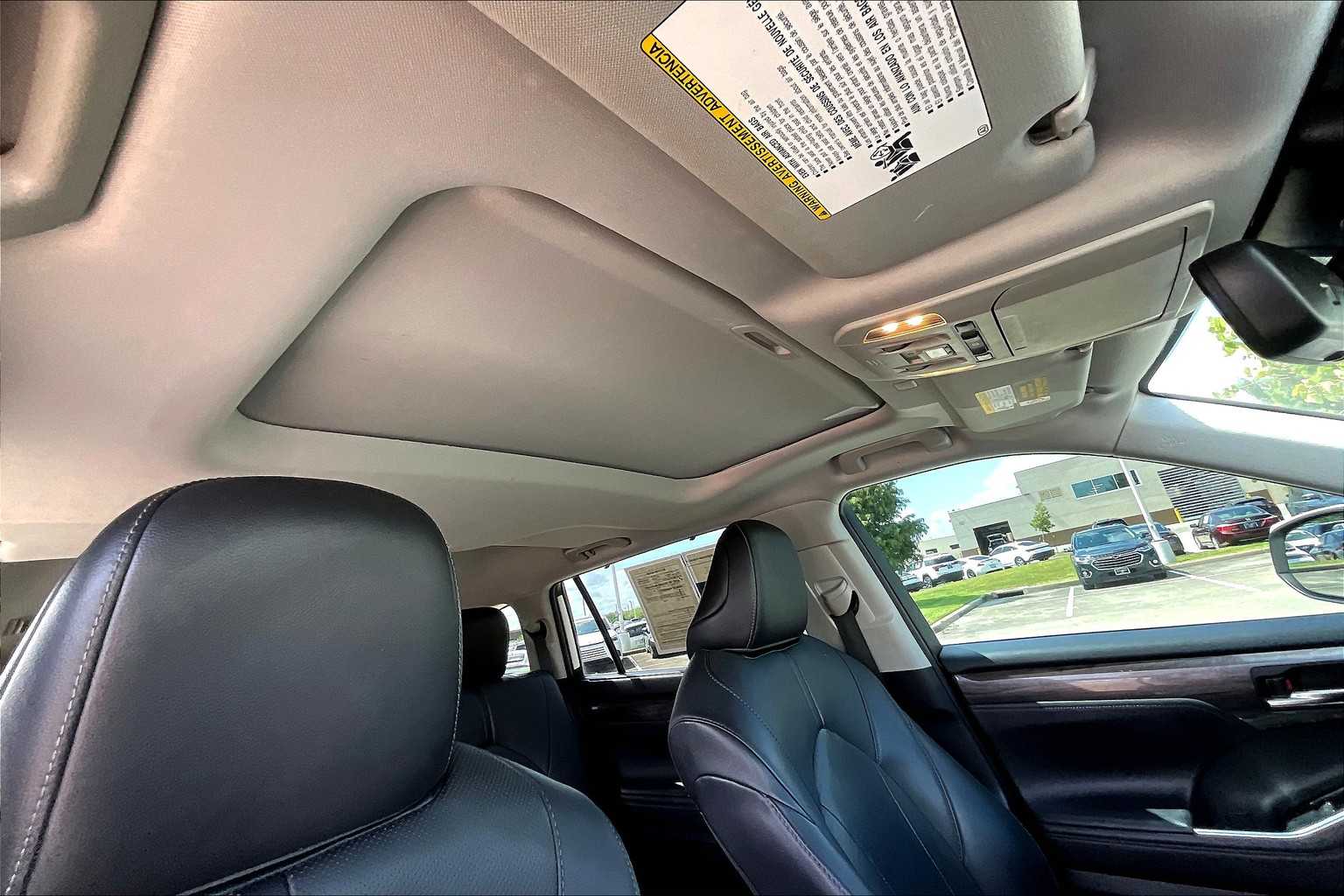 2021 Toyota Highlander Hybrid Limited photo 11