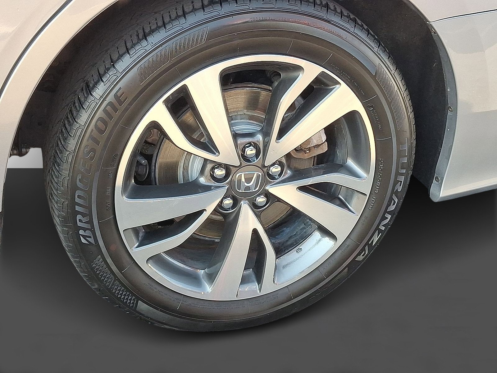 2023 Honda Odyssey Touring photo 7