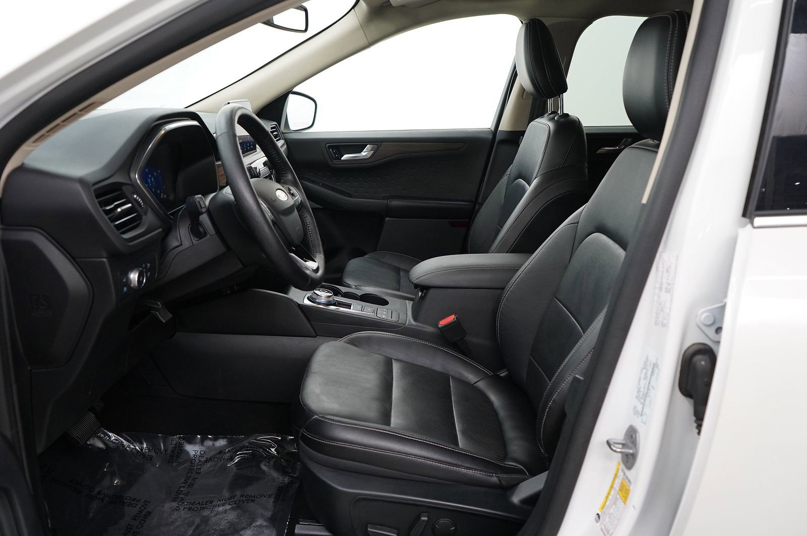 2020 Ford Escape Titanium Hybrid photo 15