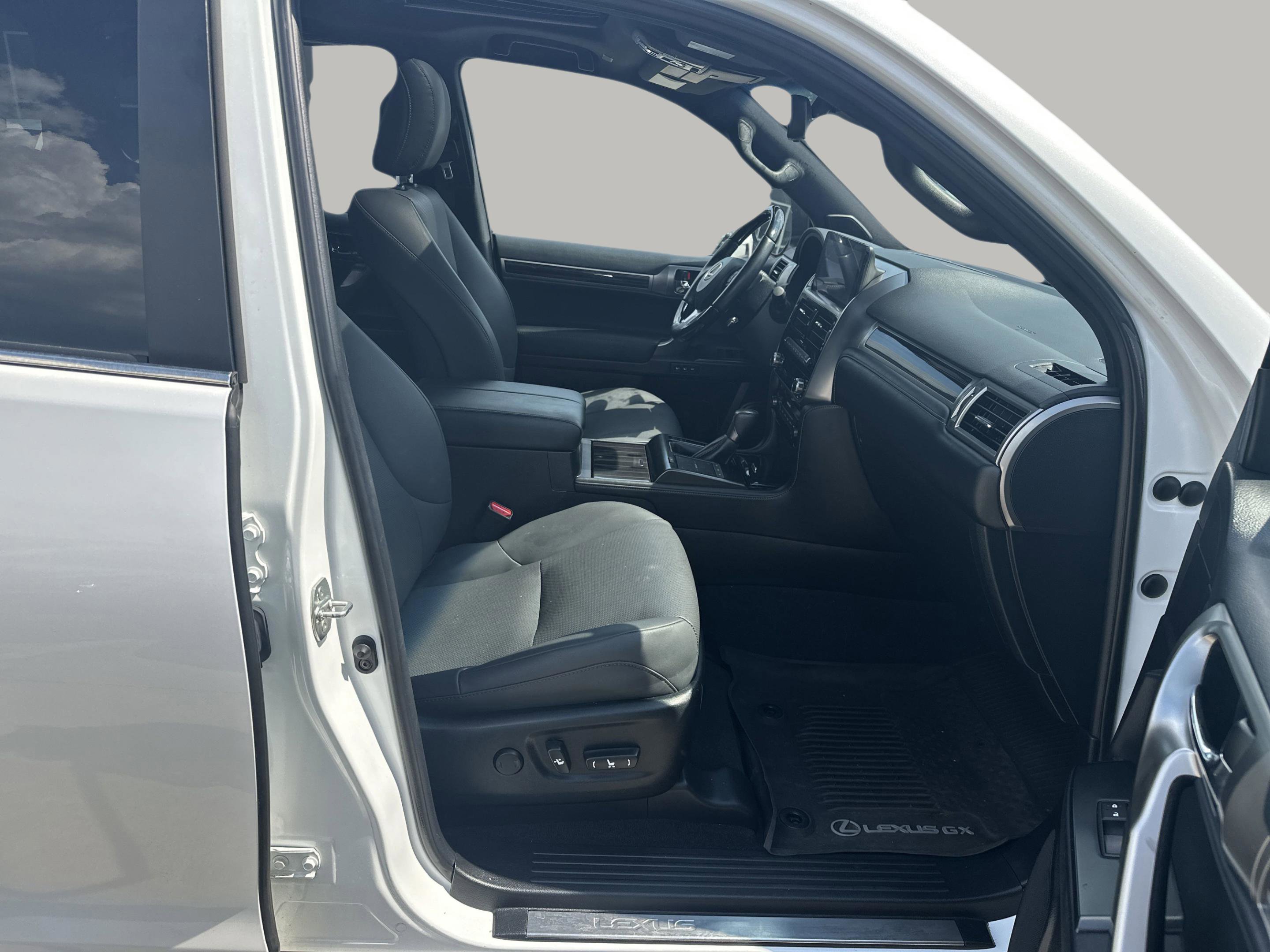 2023 Lexus GX 460 photo 12