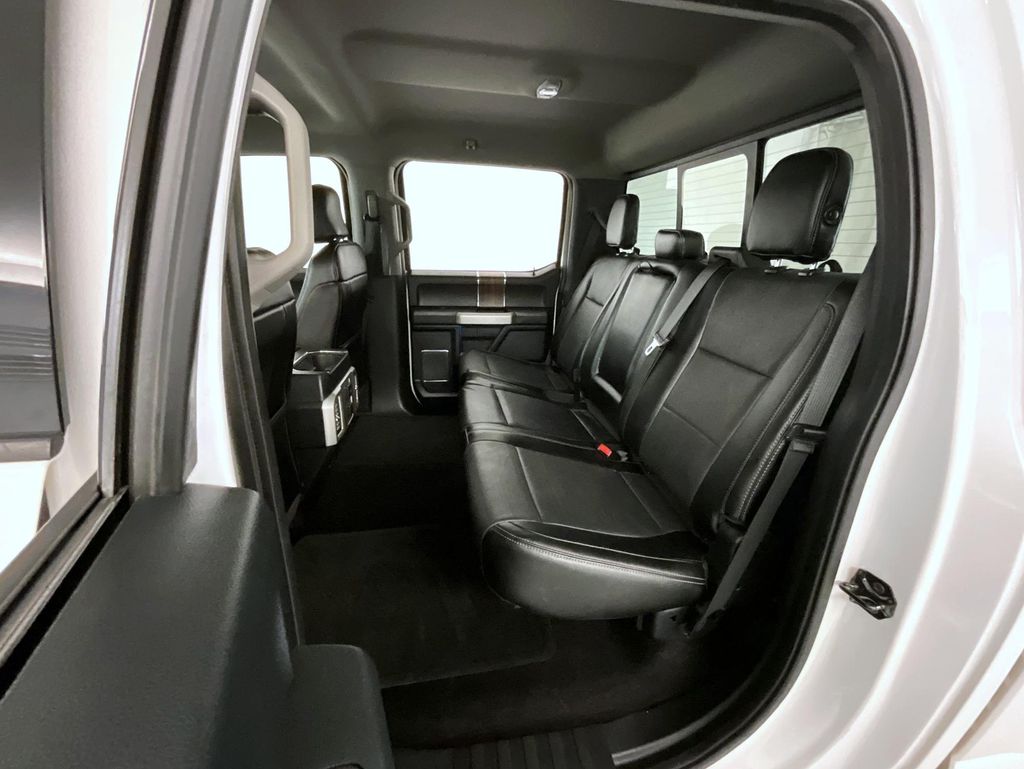 2016 Ford F-150 Lariat photo 17