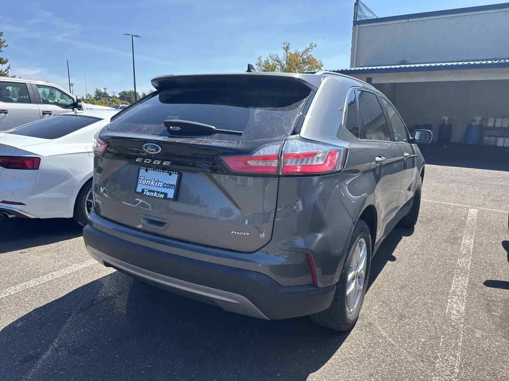 2023 Ford Edge SEL photo 4