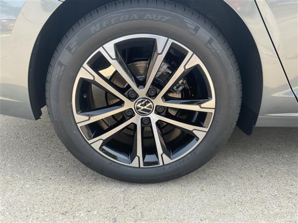 2025 Volkswagen Jetta 1.5T Sport photo 4