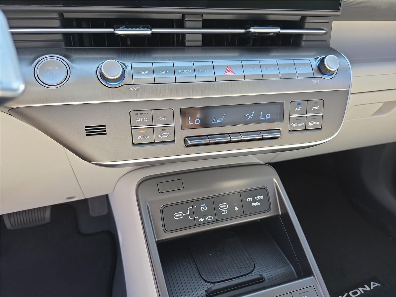 2025 Hyundai Kona SEL photo 15