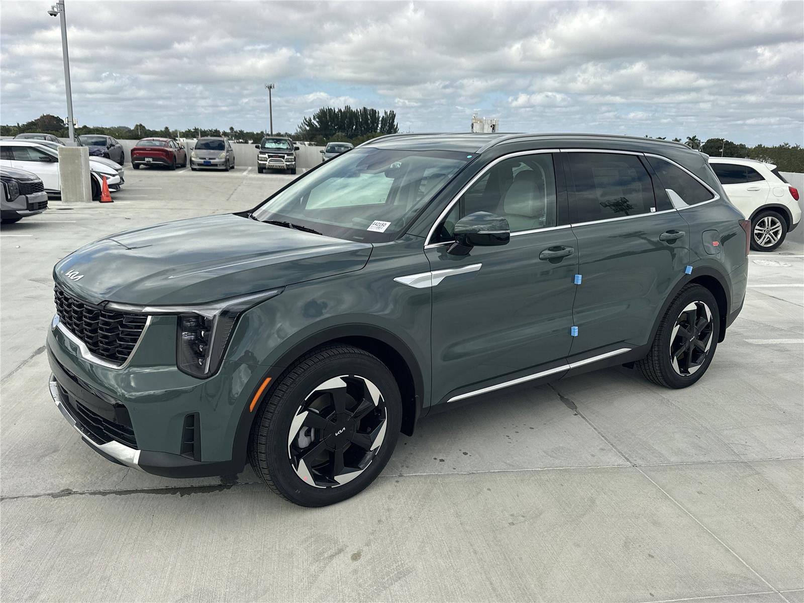 2026 Kia Sorento EX Hybrid's photo