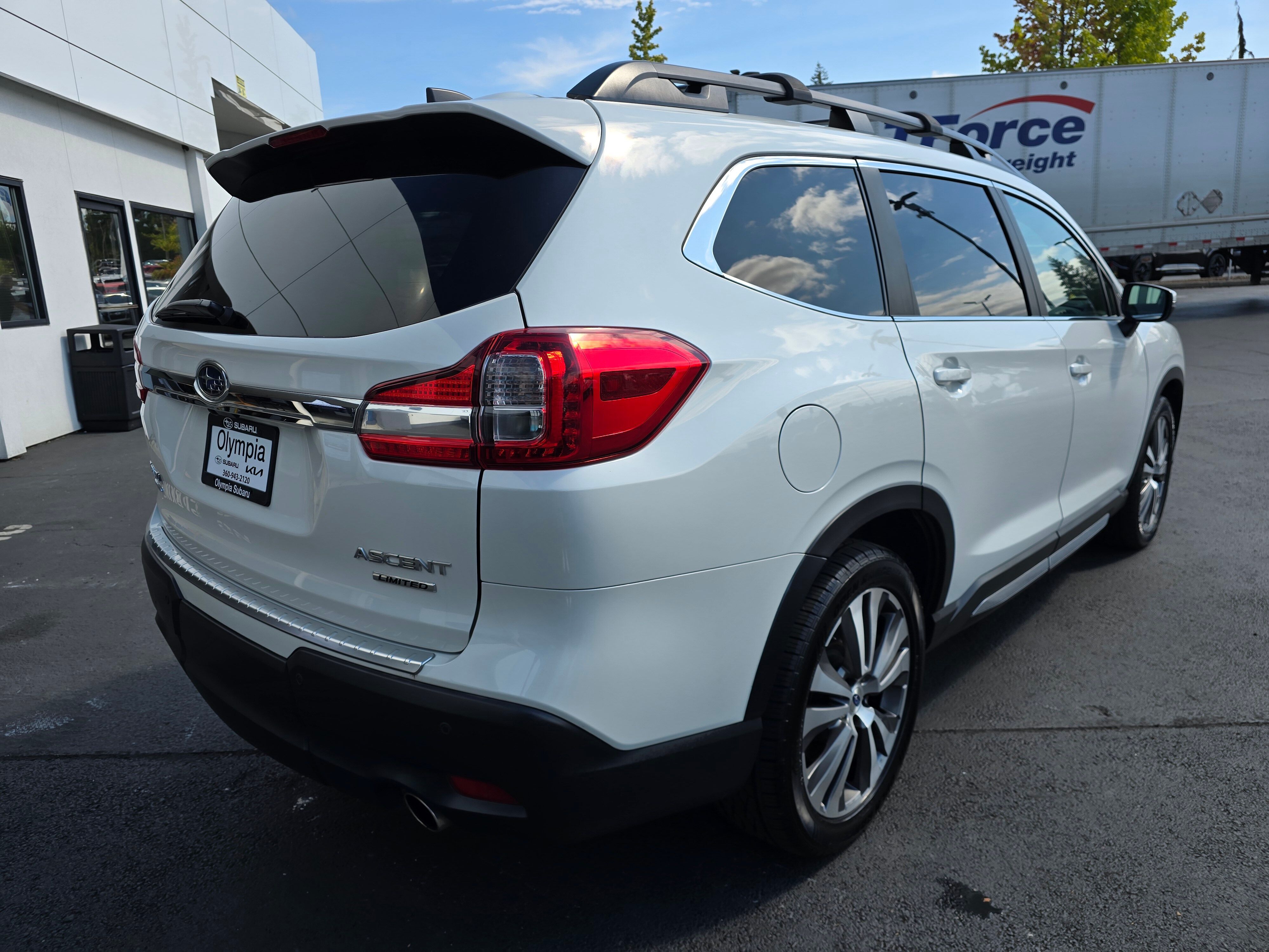 2022 Subaru Ascent Limited photo 4