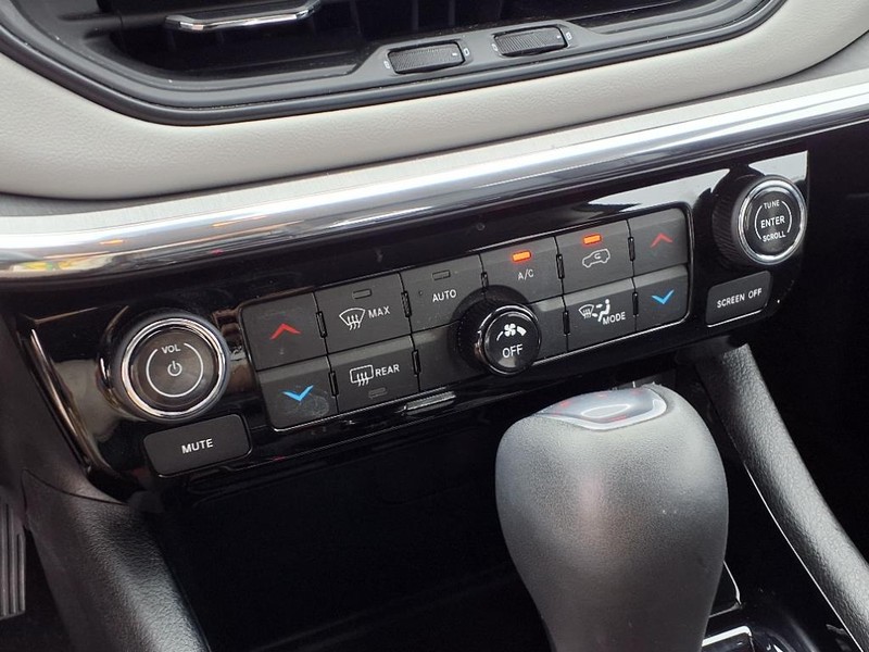 2022 Jeep Compass Limited photo 14