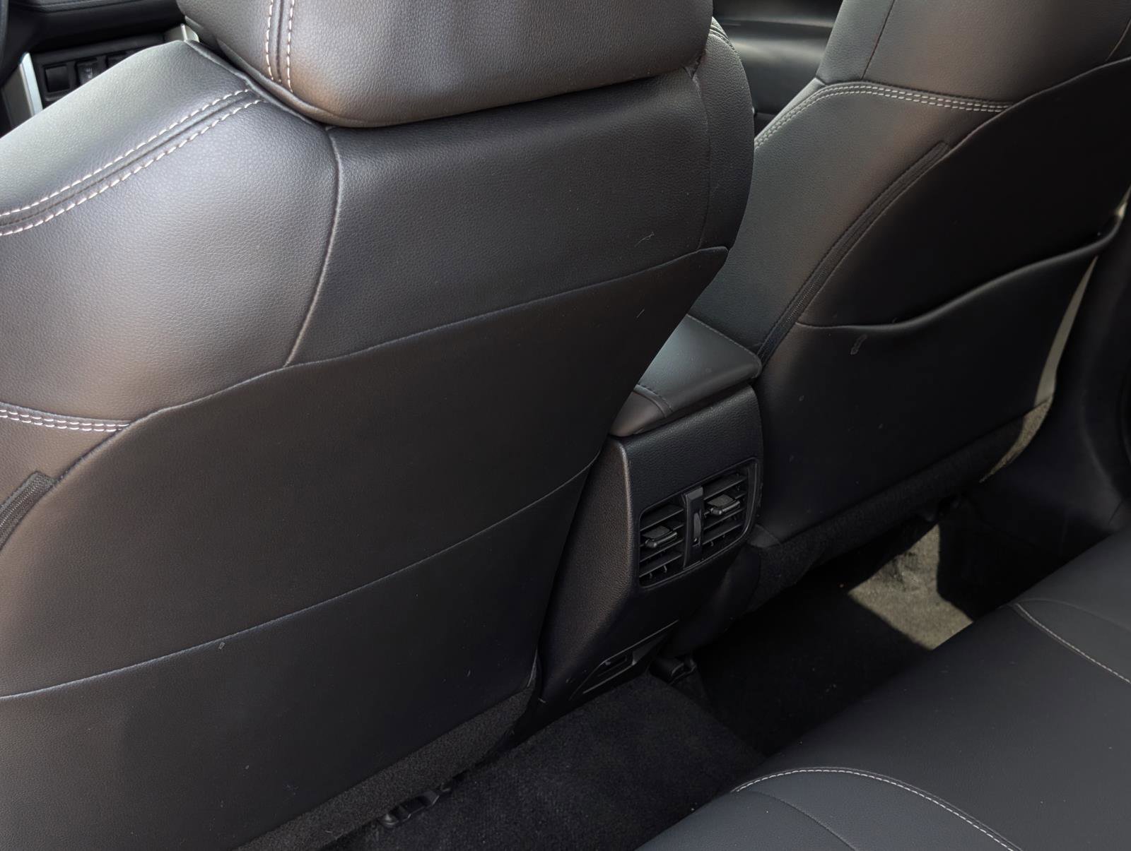 2022 Toyota Corolla Cross XLE photo 30