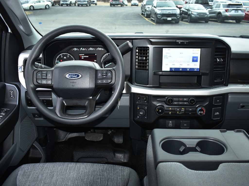 2025 Ford F-250 XLT photo 14