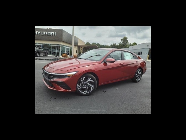2024 Hyundai Elantra SEL photo 2