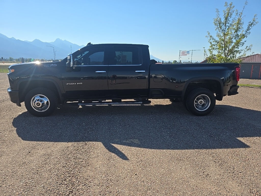 2022 Chevrolet Silverado 3500HD High Country photo 3