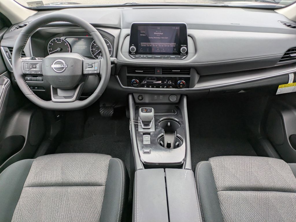 2026 Nissan Rogue SV photo 13