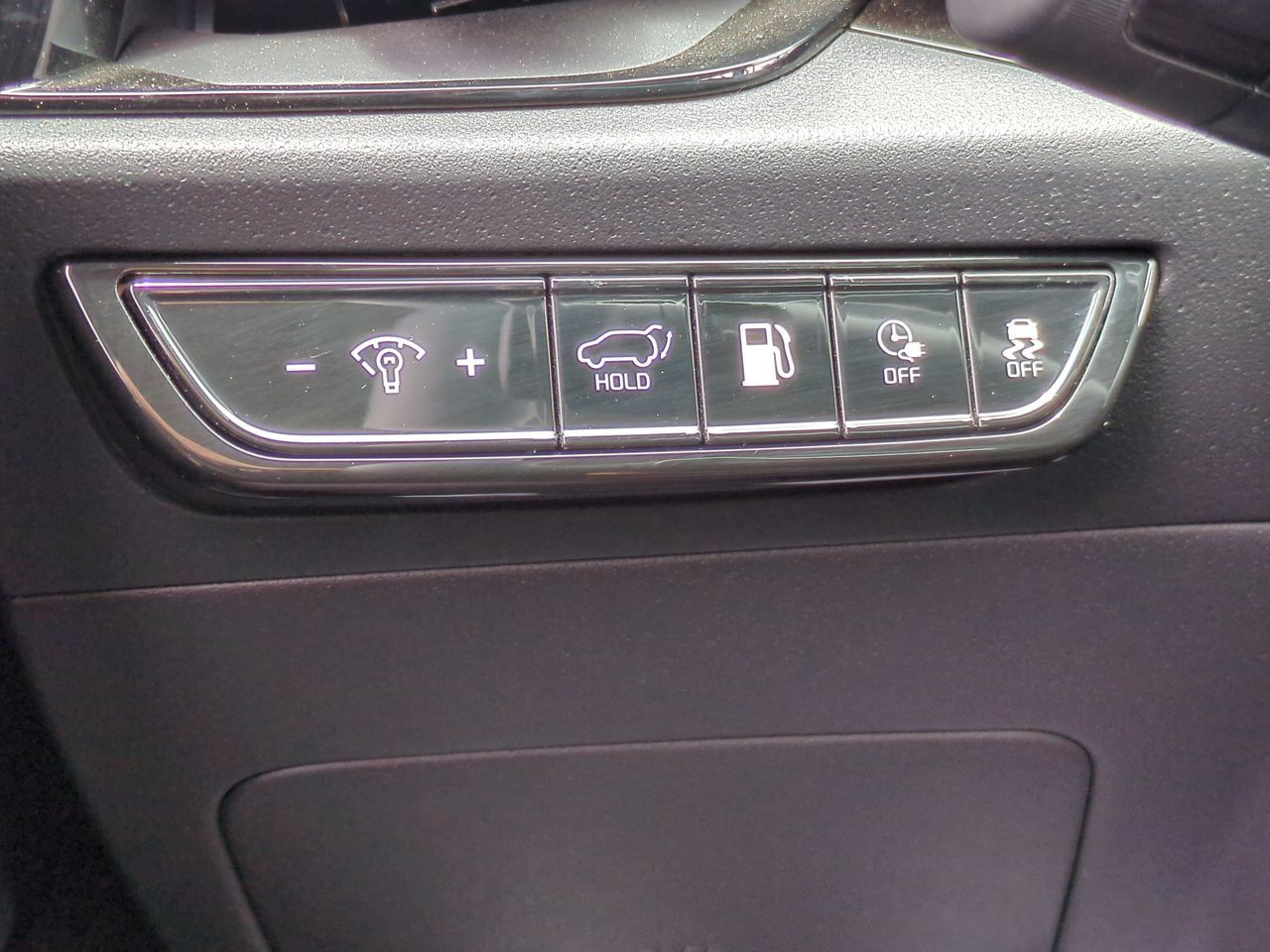 2024 Kia Niro Plug-In Hybrid SX photo 13