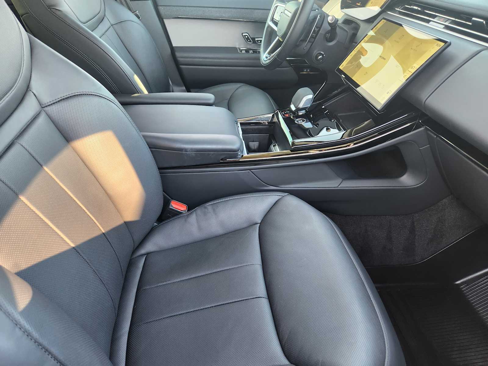 2024 Land Rover Range Rover Sport SE photo 12