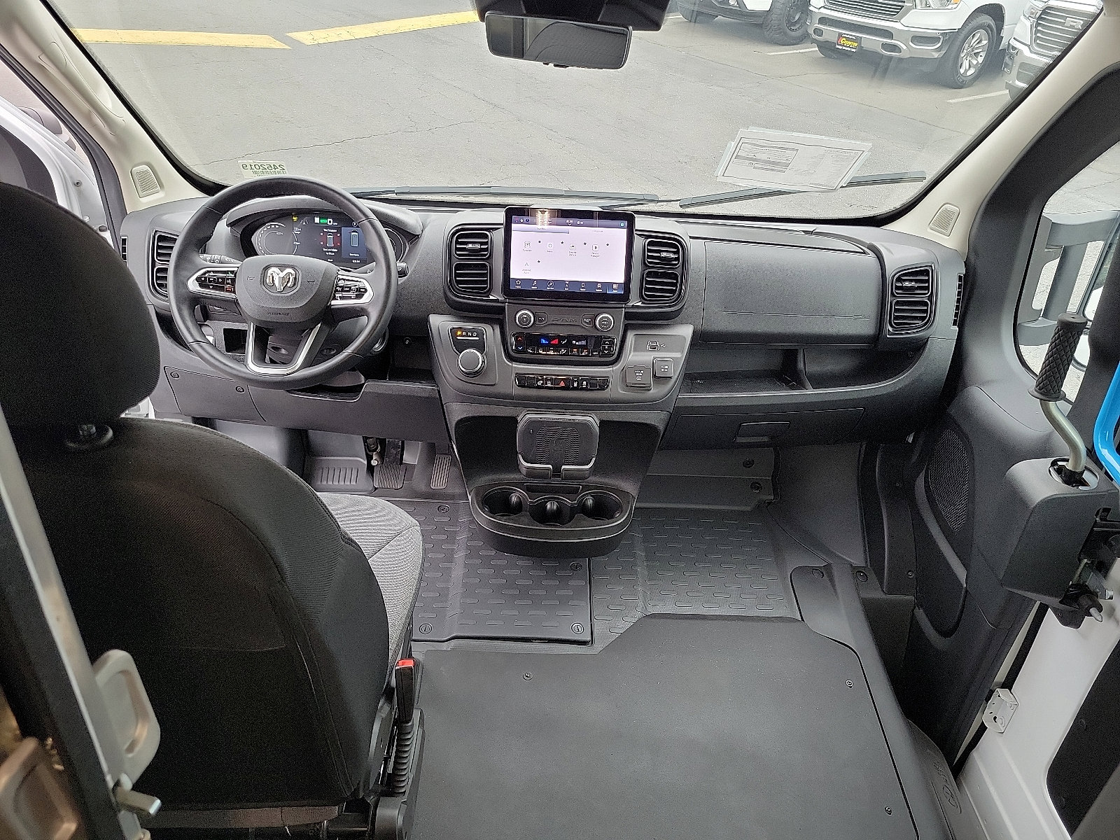 2024 Ram ProMaster 3500 photo 4