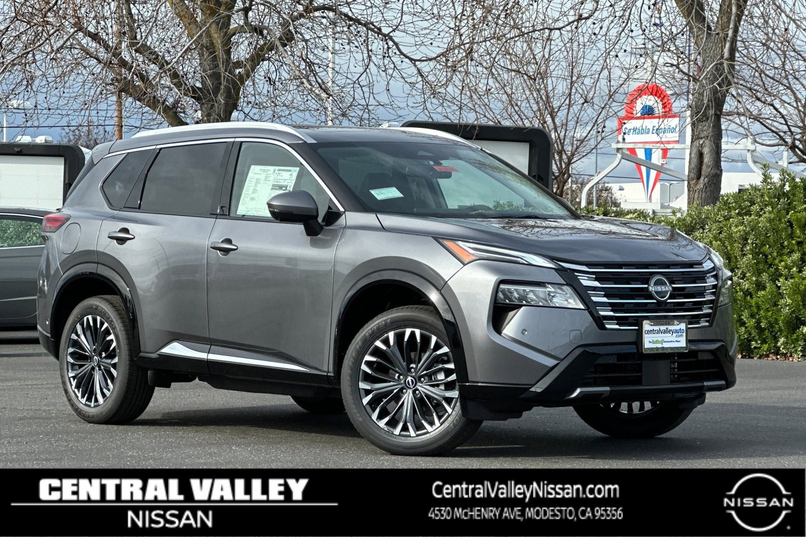 2026 Nissan Rogue Platinum's photo