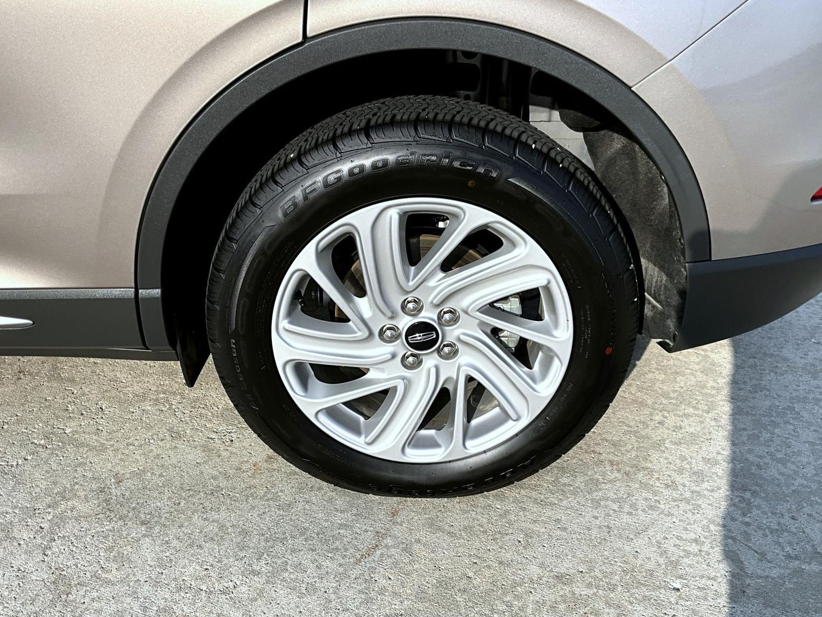2021 Lincoln Corsair Standard photo 22