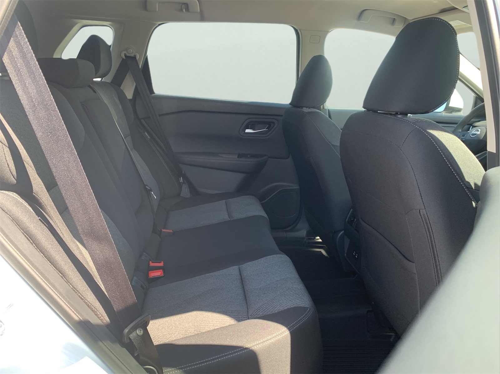 2026 Nissan Rogue SV photo 22