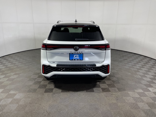 2025 Volkswagen Tiguan SE R-Line Black photo 2