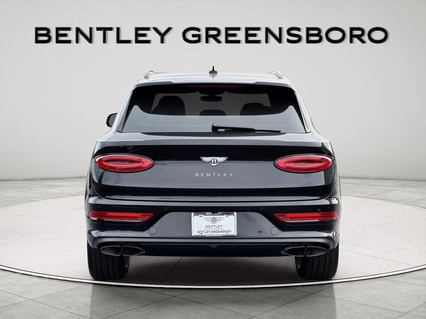 2024 Bentley Bentayga V8 photo 4