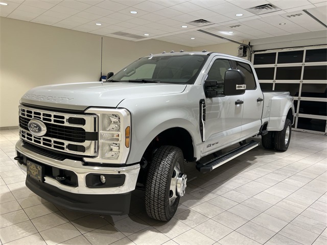 2026 Ford F-350 Super Duty XLT's photo