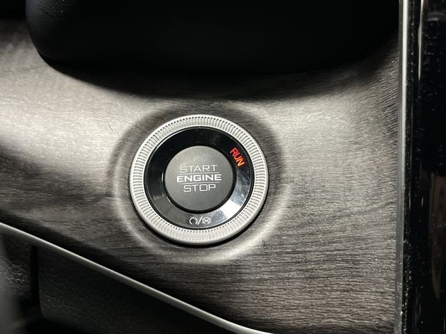 2021 Jeep Grand Cherokee L photo 19