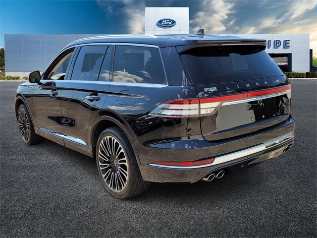 2021 Lincoln Aviator Black Label photo 2