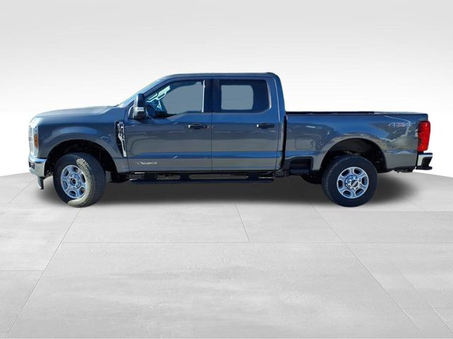 2026 Ford F-350 XLT photo 3