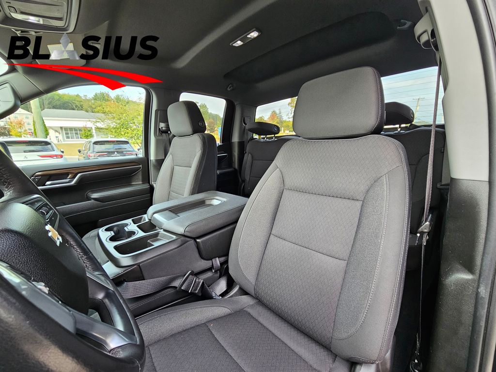2022 Chevrolet Silverado 1500 LT photo 6