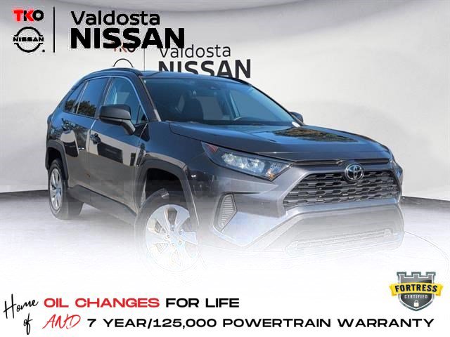 2021 Toyota RAV4 LE's photo