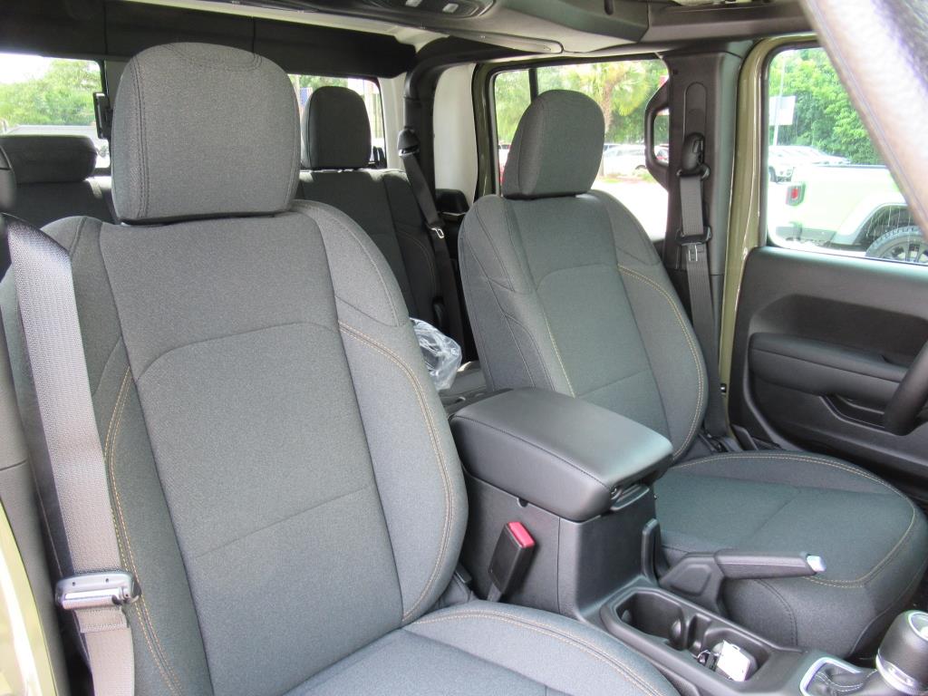 2025 Jeep Gladiator Sport S photo 9
