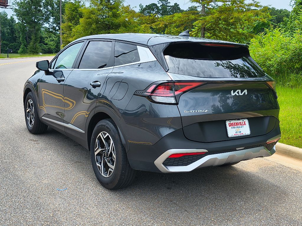 2024 Kia Sportage LX photo 3