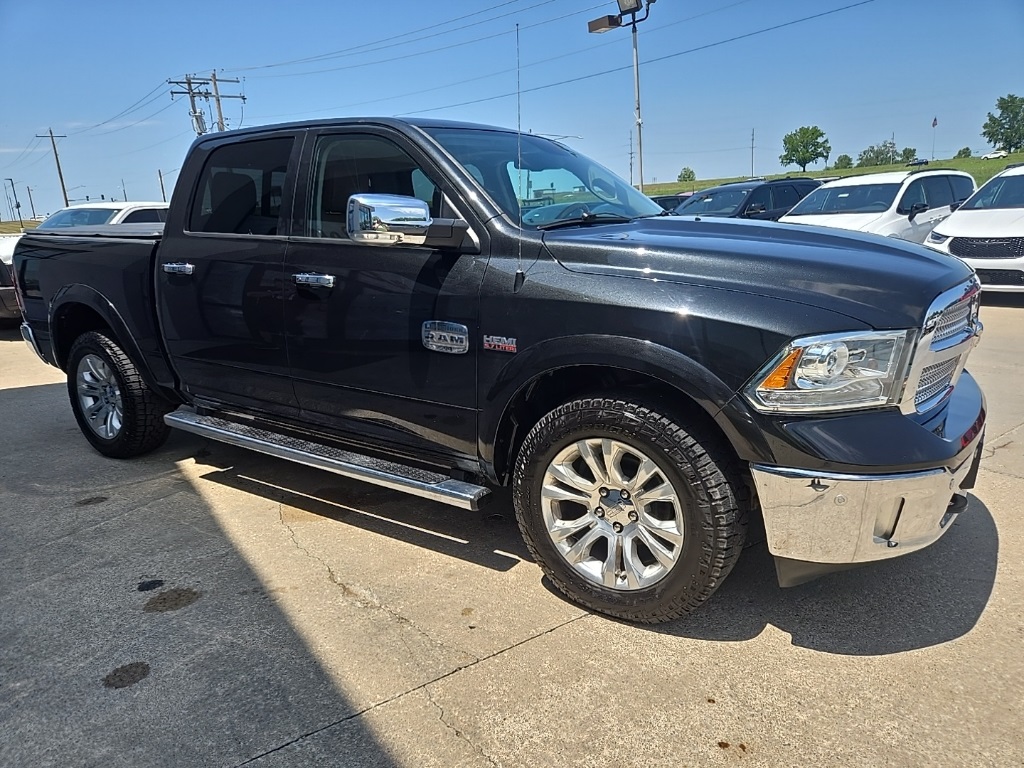 2017 Ram 1500 Laramie photo 14