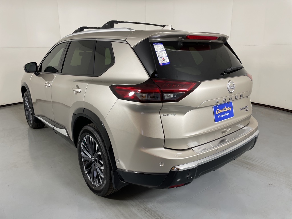 2026 Nissan Rogue Platinum photo 6