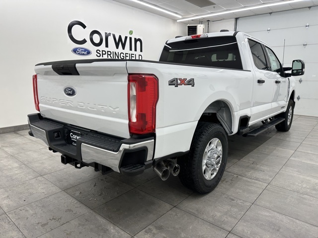 2026 Ford F-350 XLT photo 3