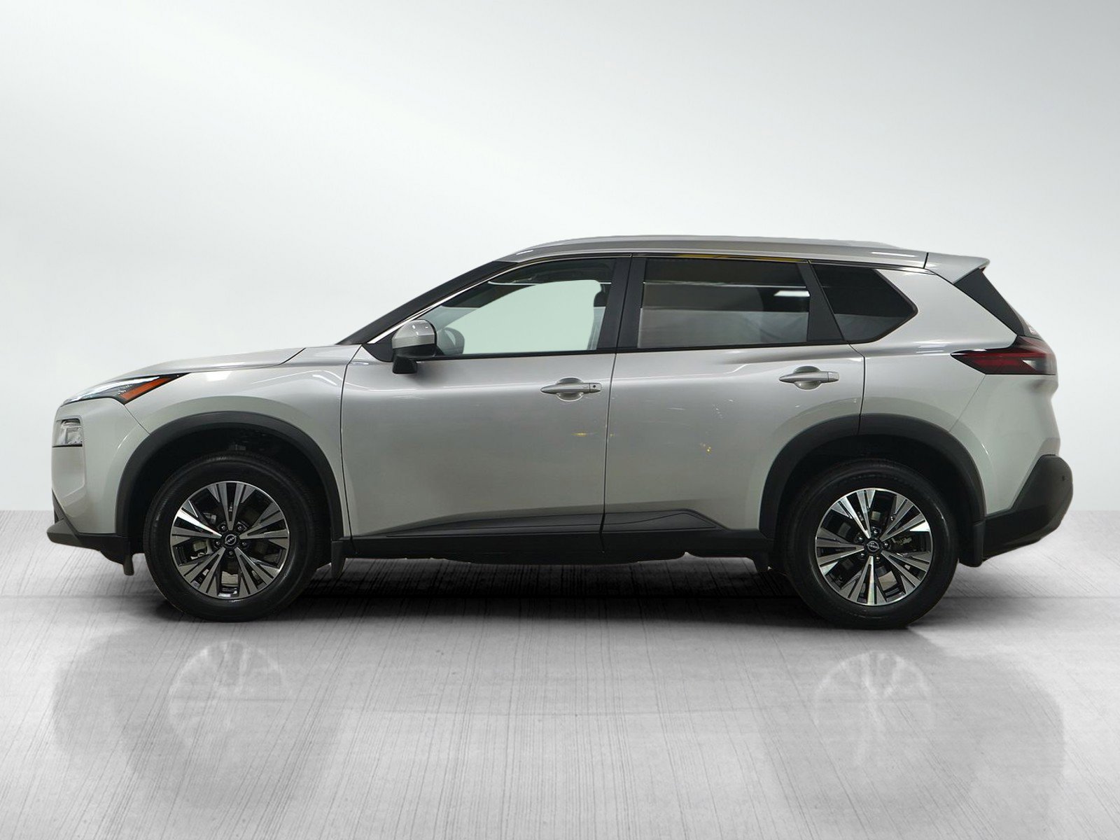 Used 2023 Nissan Rogue SV with VIN JN8BT3BB1PW352225 for sale in Minneapolis, Minnesota