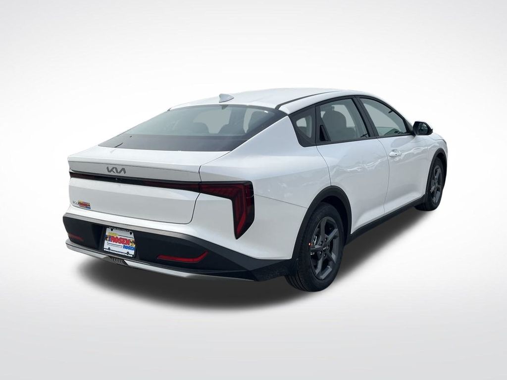 2025 Kia K4 LXS photo 5