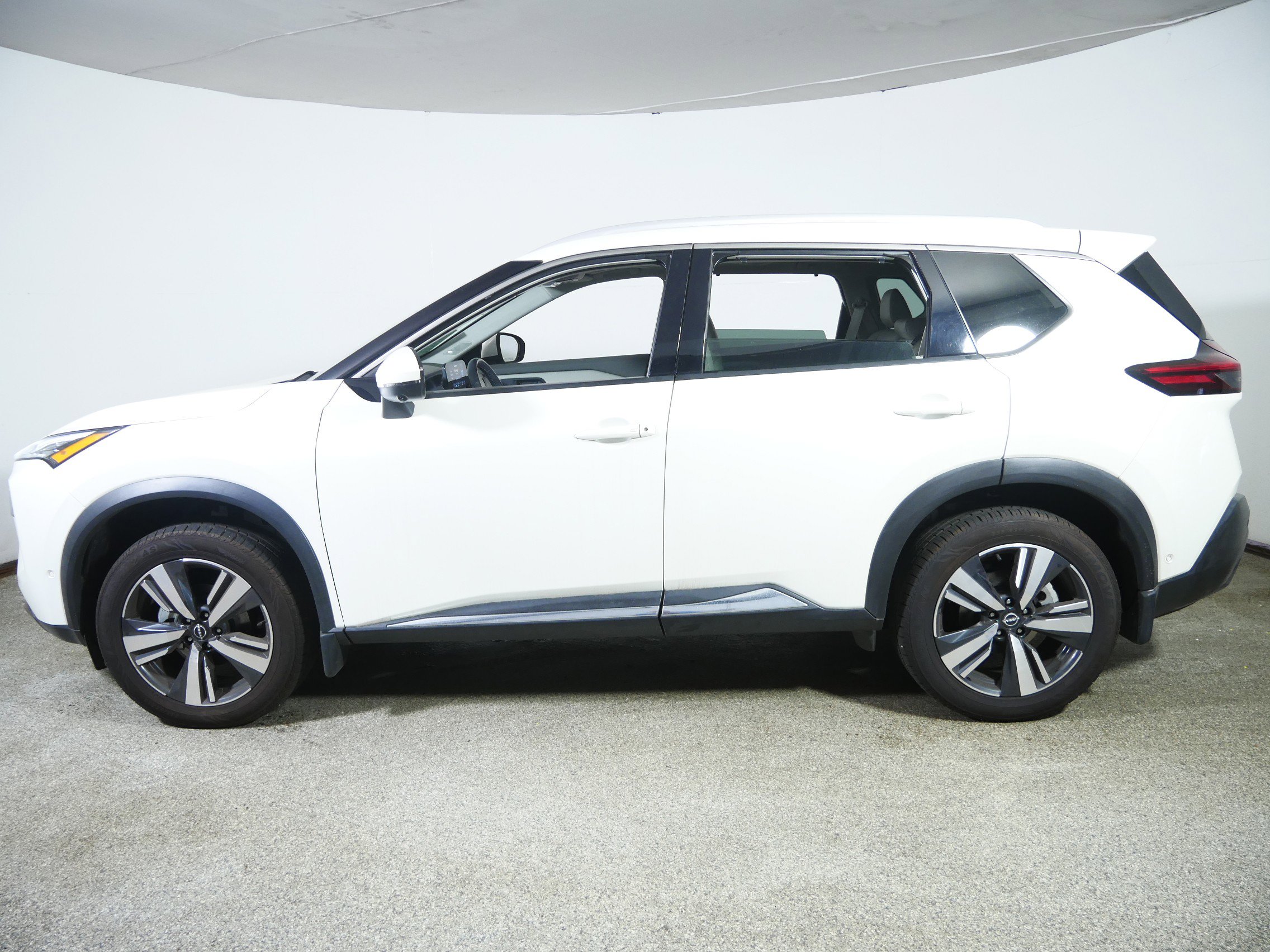 2022 Nissan Rogue SL photo 4