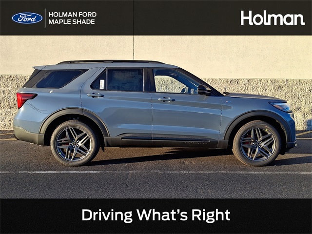2026 Ford Explorer ST-LINE's photo