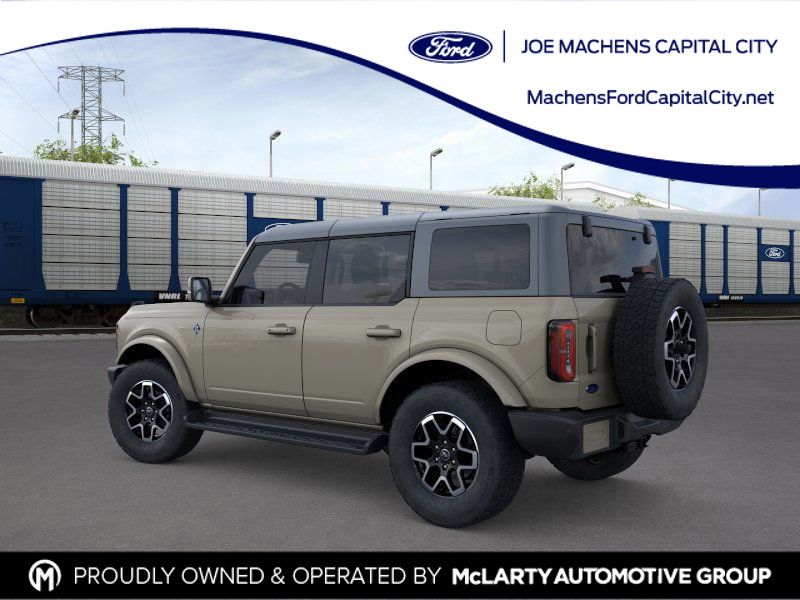 2025 Ford Bronco Outer Banks photo 2