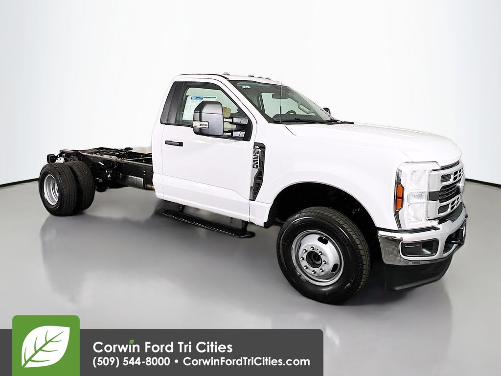 2025 Ford F-350 Super Duty Chassis Cab XL's photo