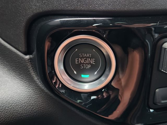 2025 Chevrolet Silverado 1500 LT photo 15