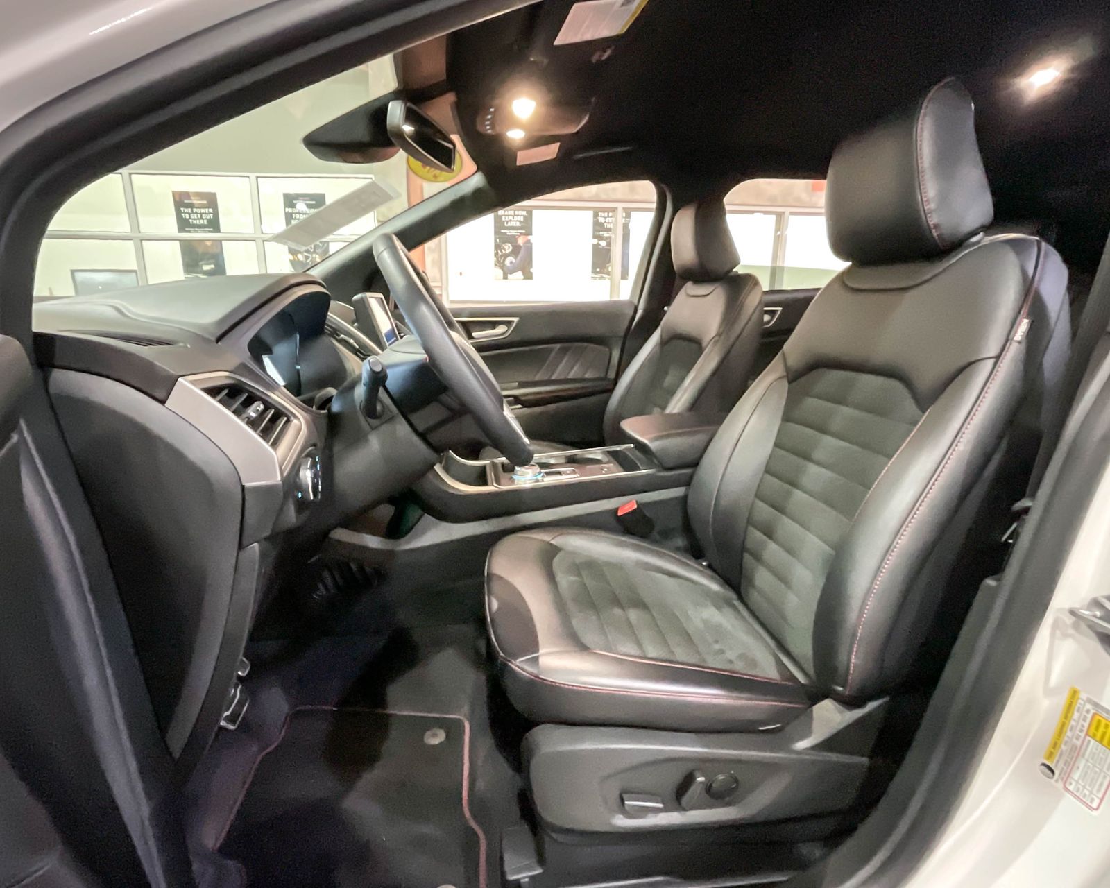 2024 Ford Edge ST photo 10