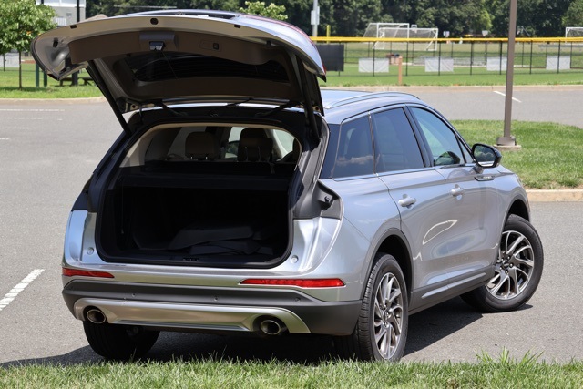 2022 Lincoln Corsair Standard photo 6