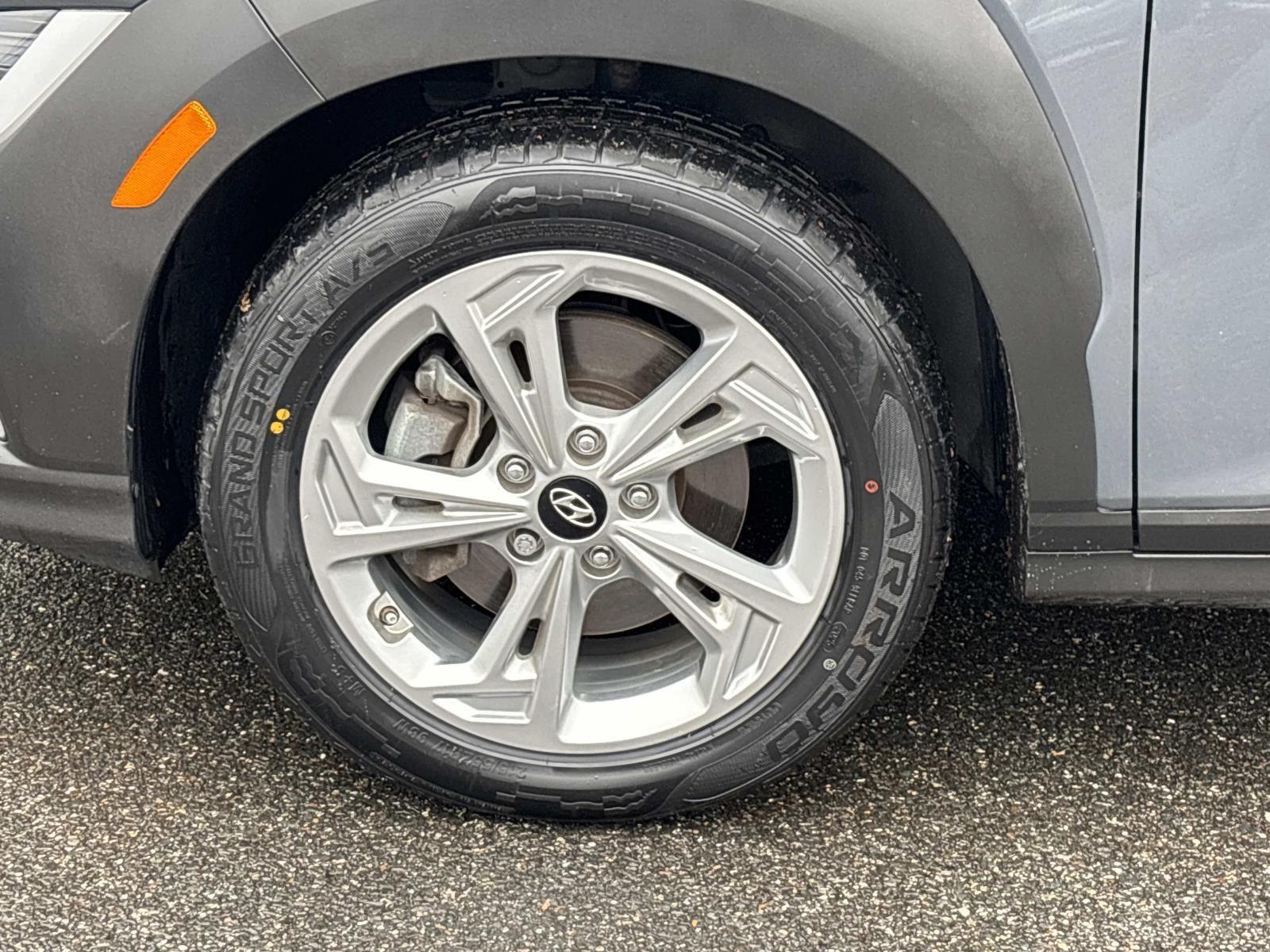 2023 Hyundai Kona SEL photo 3